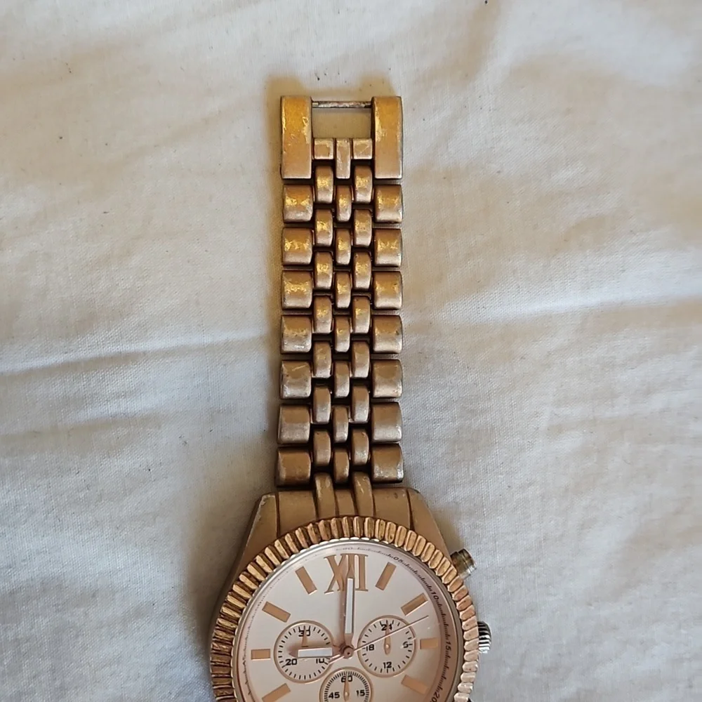 🪅 Rose Gold Watch